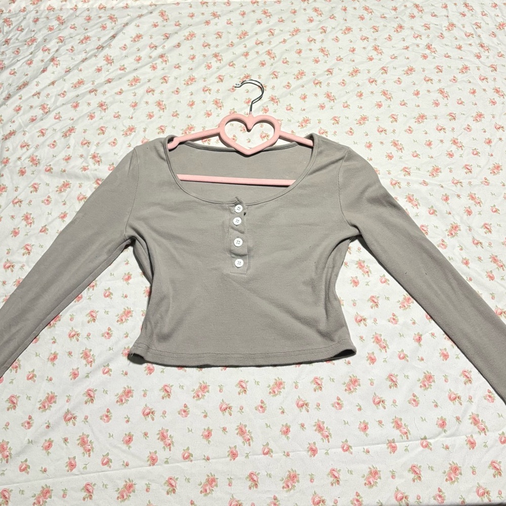 Gray ribbed Long Sleeve Button-Up cropped Women's Top